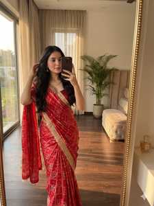 Sari Elegante de Diseño Bollywood Indio-Pakistaní, Saree Étnico Chic Rojo de Tela de Seda Dola Suave, Exclusivo y Moderno de Boutique India Nx - Product Image 3