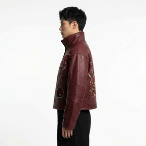 Chaqueta de cuero para hombre con bordado de máscara Oni rojo oscuro, cuello alto, estilo motero, resistente, casual, para uso urbano - Product Image 4