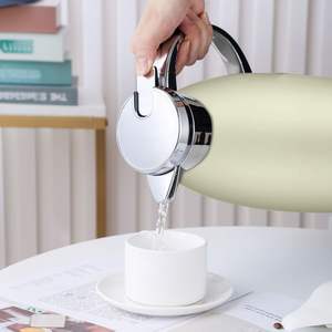 Termo Premium de Acero Inoxidable de 3 Capas y 1.8L, Tapa Dorada a Prueba de Fugas, Triple Aislamiento, para Bebidas Frías y Calientes, Promocional - Product Image 4