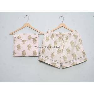 Hermoso y elegante conjunto de pijama corto de algodón hecho a mano en India, con estampado digital vintage, suave, para dormir, para mujer, primavera-verano - Product Image 2