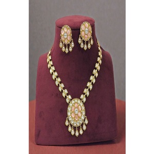 Conjunto de Collar y Aretes de Moissanita Polki Chapado en Oro de Latón de Alta Calidad, Ideal para Bodas, Fiestas y Regalos para Mujeres - Product Image 1