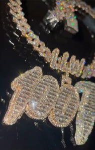 จี้เพชรโมอิสซาไนต์ VVS แบบ Iced Out สั่งทำชื่อได้ ตัวอักษรประดับทอง 18K ชุบไมโครเพฟ สไตล์ฮิปฮอป เครื่องประดับแร็ปเปอร์ จี้บลิงค์สำหรับผู้ชาย - Product Image 4