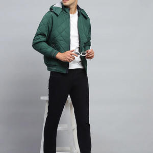 เสื้อแจ็คเก็ตพัฟเฟอร์ผู้ชายทรงบาง สีเทา ซิปยาว แขนยาว กันน้ำ บริการ OEM ราคาขายส่ง ลดราคาพิเศษ - Product Image 6