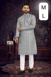 Conjunto de Kurta y Pijama de Jacquard Pesado con Forro de Algodón y Detalle de Lazo Pintex - Product Image 3