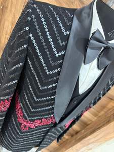 Costume de smoking noir brodé pour homme avec motif chevron à paillettes – Blazer formel de marié pour mariage, costume 3 pièces - Product Image 4
