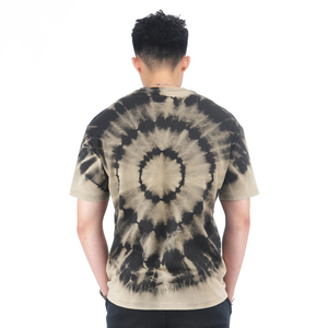 เสื้อยืดคอกลมแขนสั้นลายทางผู้ชาย ทรงปกติ น้ำหนัก 230 กรัม ผ้าฝ้าย 100% สวมใส่สบาย ผ้าถัก ลายสีแดง ขาว เทา - Product Image 5