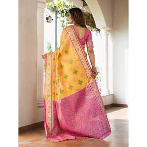 Sari en organza jaune tissé avec des fils de zari, robes de soirée élégantes - Product Image 4