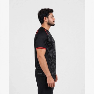 Maillot de football personnalisé pour homme, sublimation, col en V, manches courtes, séchage rapide, respirant, antibactérien, UPF 50+, écologique - Product Image 3