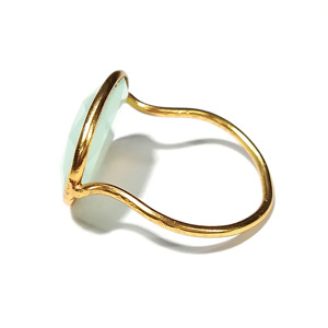 Bague en calcédoine aqua naturelle plaquée or 18 carats |   Pierre précieuse ovale cabochon |   Bague ajustable faite à la main, pour fiançailles ou mariage - Product Image 3
