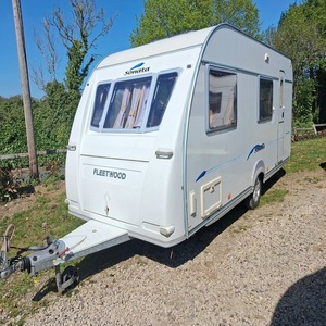 Autocaravana Familiar Moderna de Lujo de 26 pies, Remolque de Viaje Todoterreno con Aire Acondicionado/Refrigerador para Uso en Vehículos y Automóviles - Product Image 6