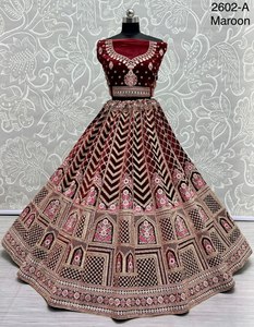 Lehenga Choli de Terciopelo para Novia, Diseño de Diseñador, Bordado, para Invierno, Todas las Temporadas, Fiestas, Materiales Reciclados, Venta al Por Mayor - Product Image 2