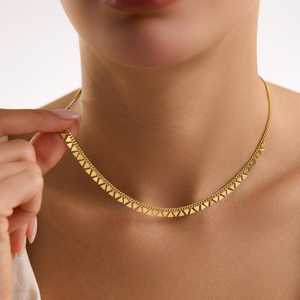 Collar Casual con Motivo Triangular Minimalista, Chapado en Oro y Plata, de la Marca Hallmark - Product Image 1