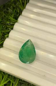 Esmeralda zambiana natural verdosa de corte pera de 17.50x11.40MM. 5.25 quilates. Esmeralda para joyería. - Product Image 5