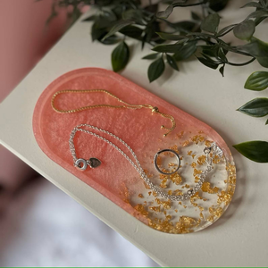 Plateau de service et décoratif en résine époxy rose fait main avec poignées dorées, style artisanal personnalisé, plateaux de rangement - Product Image 3