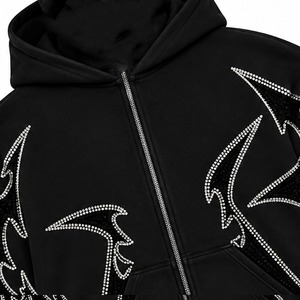 Sudadera con Capucha Negra Extra Grande Personalizada con Detalles de Pedrería en el Bolsillo y Estilo Urbano Moderno, 100% Calidad Premium para Uso Unisex - Product Image 3