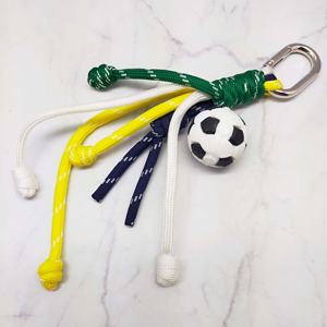 Llavero de fútbol estilo deportivo de moda con materiales de hierro, poliéster y acrílico, 3 surtidos - Product Image 3