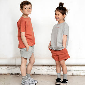 Conjuntos de ropa casual para niños y niñas, conjunto de camiseta y pantalones cortos de alta calidad, conjuntos de ropa de algodón para verano, conjuntos de 2 piezas. - Product Image 1