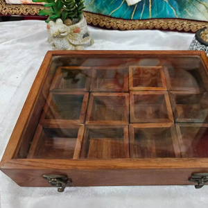 Boîte à épices en bois de Sheesham, 12 pots, sans taxes douanières |   Boîte à épices en bois faite à la main |   Cuisine Sacrée de Vrindavan - Product Image 1