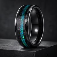 Bague de mariage Galaxy pour homme en carbure de tungstène noir martelé de 8 mm avec incrustation d'opale verte concassée, ajustement confortable, vente en gros