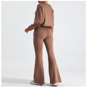 Trajes Deportivos Acampanados para Mujer de Alta Calidad y Durabilidad, Diseñados para un Uso Prolongado y Cómodo en el Día a Día - Product Image 2