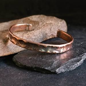 Pulsera de cobre martillado estilo vikingo rústico, pulsera de cobre puro, regalo de aniversario, brazalete de cobre. - Product Image 2
