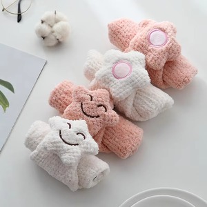 ผ้าเช็ดมือเนื้อนุ่มพิเศษ ซึมซับเร็ว ผ้าฝ้าย สำหรับห้องน้ำ สปา ซาลอน ยิม รับผลิตตามสั่ง (OEM) ขายส่ง ราคาดีที่สุด ผ้าขนหนูคอรัลฟลีซลายดาว - Product Image 1