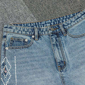 Shorts de mezclilla de cintura alta para hombre, lavado claro, pierna recta, con cuentas, estilo casual de verano, dobladillo deshilachado - Product Image 3