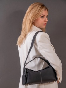 Sac à bandoulière en cuir véritable de qualité supérieure pour femmes, élégant sac à main noir avec surpiqûres contrastées blanches, sacoche élégante pour un usage quotidien - Product Image 5