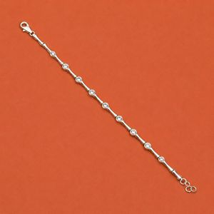Pulsera de plata con incrustaciones de diamantes moissanita de estilo minimalista para mujer - Product Image 2