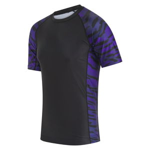 Chemise de compression à manches courtes pour homme, imprimé tigre noir et violet, séchage rapide, pour le surf et l'entraînement - Product Image 2