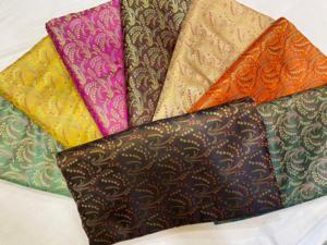 Sari traditionnel de luxe en tissu de soie jacquard brocart robuste, écologique, anti-taches et infroissable, à motif floral tissé - Product Image 3