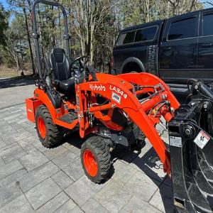 Tractor Kubota BX2680 M8540 Deutz Fahr 4WD FWA Nuevo con Motor de 8HP, Caja de Cambios Agrícola, Núcleo de Engranajes Incluido y Control Remoto - Product Image 1