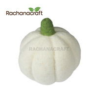 Citrouille végétale en feutre de couleur blanche fabriquée à partir de laine de haute qualité Halloween automne fête décor guirlande de citrouille écologique à vendre