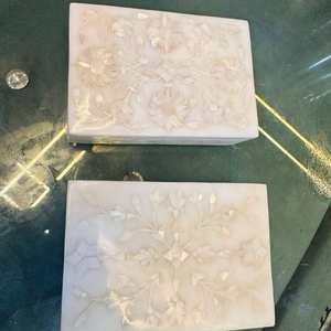 Boîte à bijoux en marbre indien fait main avec incrustations blanches, design magnifique, boîte à bijoux - Product Image 1