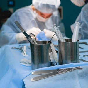 Scalpels chirurgicaux en acier inoxydable pour procédures cliniques, outils de coupe de précision pour usage professionnel en santé - Product Image 5