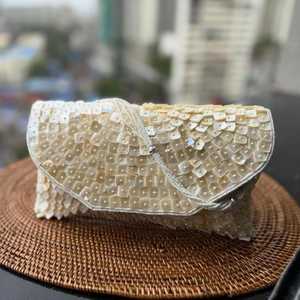 กระเป๋าถืองานปักมือประดับมุกธรรมชาติ รุ่น TIMELESS CRAFT TC-008  ตกแต่งด้วยเลื่อมและลูกปัดมุก เหมาะสำหรับงานเลี้ยง งานแต่งงาน เป็นมิตรต่อสิ่งแวดล้อม - Product Image 2