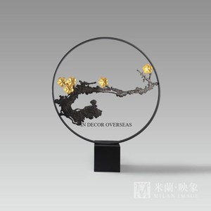 Ensemble de 3 sculptures de tulipes dorées de haute qualité, faites à la main sur base en marbre blanc, décoration de table pour salon à prix impressionnant - Product Image 2