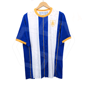 Maillot de football rayé bleu et blanc pour homme, manches courtes, respirant, uniforme d'équipe adulte, qualité supérieure, nouveau design, logo et numéro personnalisés - Product Image 1