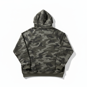 Sweat-shirts à capuche camouflage personnalisés de qualité supérieure en vert, coupe ample classique, manches raglan, tissu molletonné français, avec poche. - Product Image 3