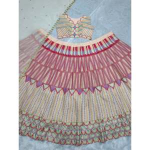 Accesorios Étnicos de Diseño, Lehenga Choli y Dupatta Bordados con Trabajo de Hilo - Product Image 2