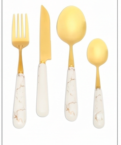 Juego de Cubiertos Chapados en Oro con Mangos de Mármol Blanco, Tenedor, Cuchillo, Cuchara, Cucharilla, Vajilla Elegante para Mesa, Apto para Lavavajillas, Estilo Glamuroso - Product Image 1