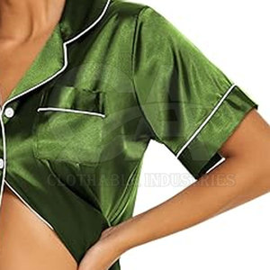 Ensemble de pyjama pour femmes, haut à manches courtes et short doux, ensemble de vêtements de nuit pour femmes de qualité supérieure, ensemble en satin respirant en vente - Product Image 6