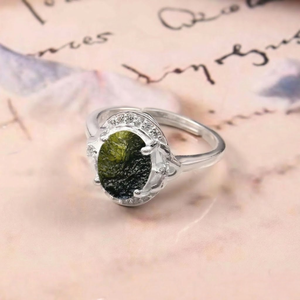 Anillo de Moldavita Certificado de Grado A Auténtico |   Moldavita auténtica de la República Checa, Chlum |   Plata de Ley 925 con Oro Rosa de 18K - Product Image 4