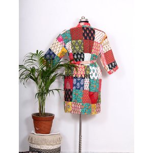 Nouvelle arrivée : Robe kimono vintage en soie patchwork Kantha, peignoir recyclé avec ceinture, vêtement de nuit pour femmes - Product Image 6