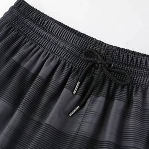 Shorts de basket-ball en mesh sublimé unisexe de haute qualité, personnalisables avec le nom de l'équipe et les numéros, shorts de basket-ball pour hommes - Product Image 6