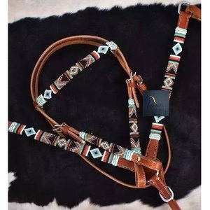 ASHMIRA EQUESTRIAN Ensemble de harnais et de têtière pour cheval en cuir marron fait main, orné de perles, style western, équipement d'équitation tout-terrain - Product Image 1