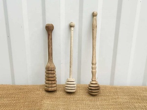 Cuillère à miel en bois avec finition polie miroir pour le camping et la distribution de miel naturel - Product Image 2