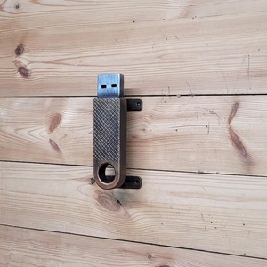 Manija de puerta de hierro forjado hecha a mano, resistente al óxido y fácil de instalar (estilo USB) – Adecuada para decoración de puertas. - Product Image 2
