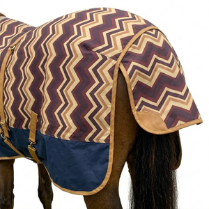 Manta Impermeable para Caballos, para Uso en Exteriores en Invierno, Hecha con Poliéster Ripstop 600D Transpirable - Product Image 4