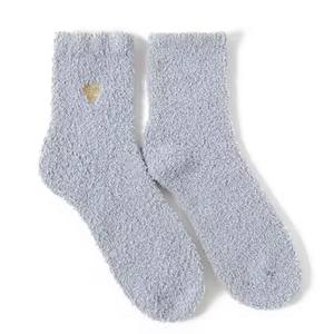 Nouvelles chaussettes d'hiver chaudes et moelleuses avec logo brodé personnalisé toutes couleurs Chaussettes femme Mode 2026 - Product Image 5